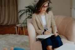 psychotherapeut in stoel